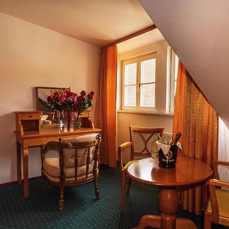 Zamecky Hotel Metternich Velka Hledsebe Εξωτερικό φωτογραφία