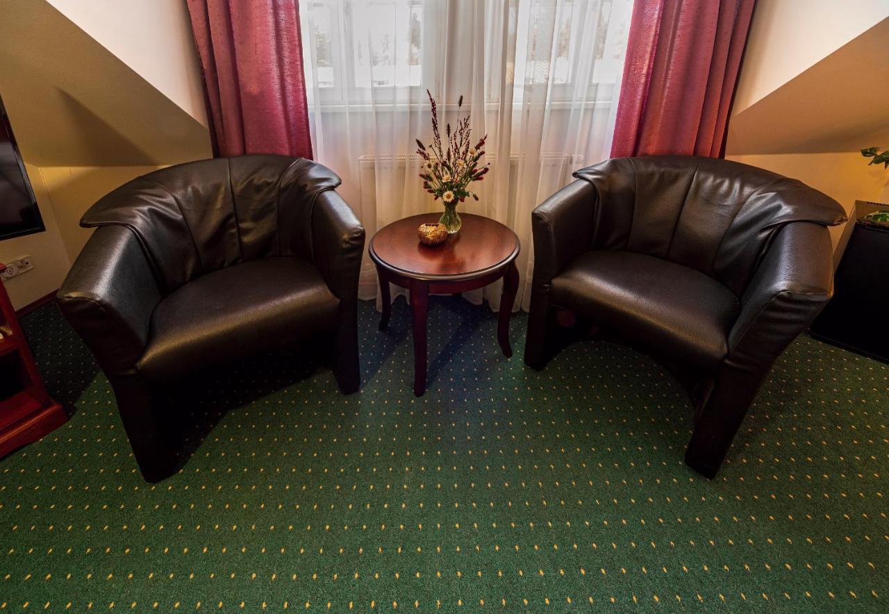 Zamecky Hotel Metternich Velka Hledsebe Εξωτερικό φωτογραφία