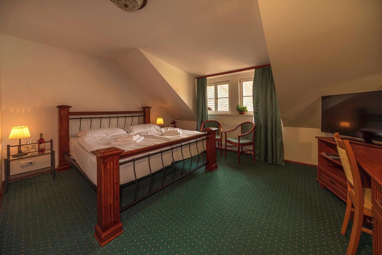 Zamecky Hotel Metternich Velka Hledsebe Εξωτερικό φωτογραφία