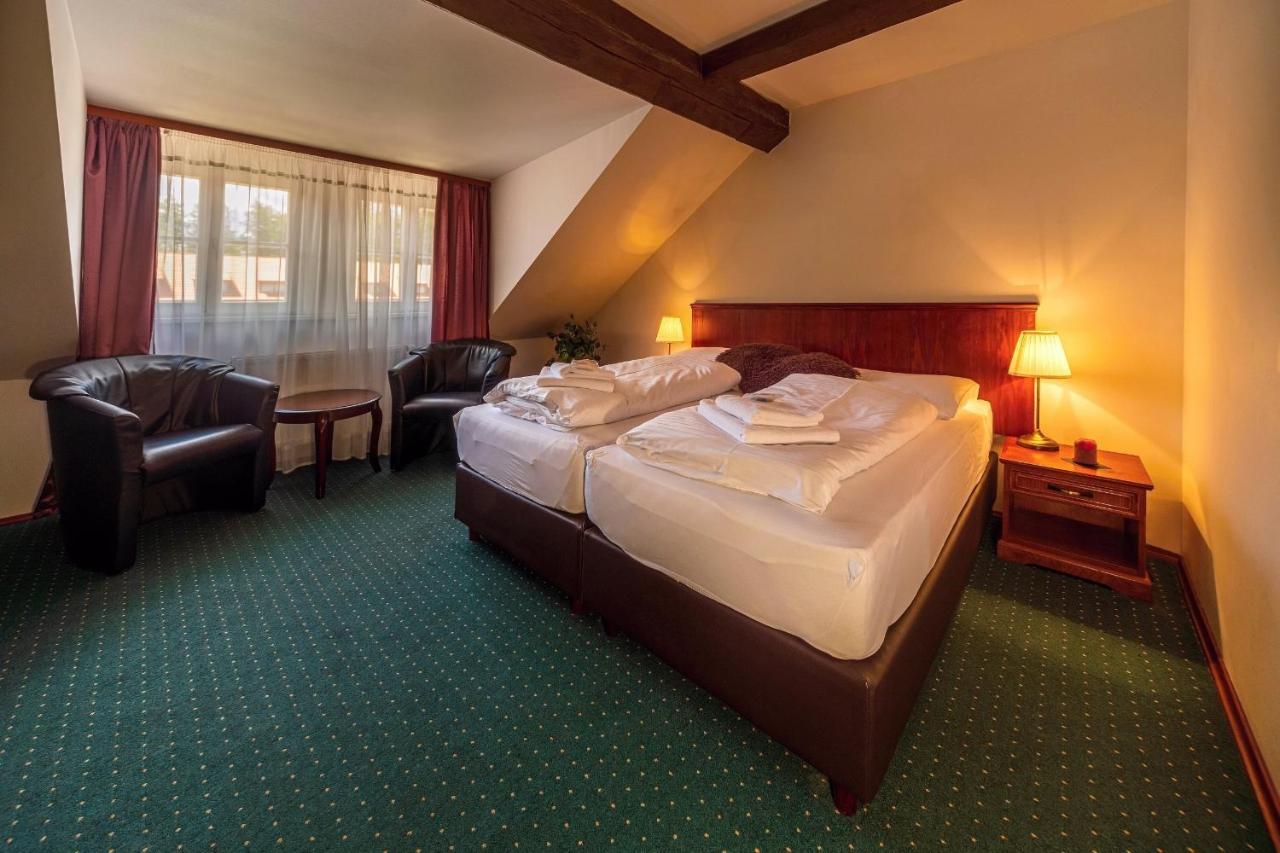 Zamecky Hotel Metternich Velka Hledsebe Εξωτερικό φωτογραφία
